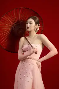 Miss Earth Vietnam 2025 Trâm Anh: Irresistibly Glamorous & Sweet Beauty Transformation-6