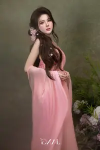 Lilly Luta Transforms into 'Living Doll' in Flowing Pink Silk Gown, Fairytale Beauty Unveiled-10