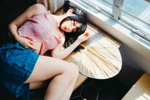 Coser Chunmomo's Dreamy Selfie Moments Part02: Captivating Beauty by the Window-16