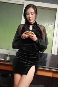 IESS SXJ No.2086: Wan Ping Part02 – Alluring Chinese Model in Elegant Office Setting-7