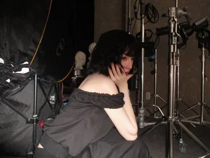 Bâu Krysie stuns with a bold short hairstyle and captivating beauty in new look-8