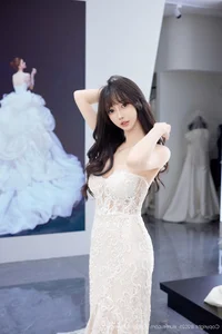 Sophisticated Allure: A Cinematic Visual Journey Into Yueer Yueer’s Timeless Elegance-9