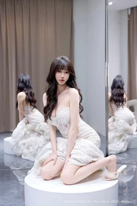 Sophisticated Allure: A Cinematic Visual Journey Into Yueer Yueer’s Timeless Elegance-4