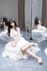 Sophisticated Allure: A Cinematic Visual Journey Into Yueer Yueer’s Timeless Elegance-10