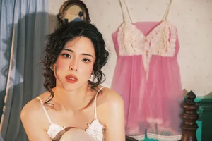 Cinematic Muse: The Timeless Elegance of Yi Zhi Qian Qian-10