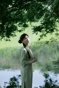 Elegant Modern Cheongsam Fashion by Qu Qi: YiTuYu Art Language Vol.9352 - A Stunning Collection of Fresh Qipao Style and Artistic Photography-17