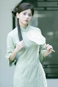 Elegant Modern Cheongsam Fashion by Qu Qi: YiTuYu Art Language Vol.9352 - A Stunning Collection of Fresh Qipao Style and Artistic Photography-13