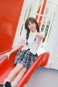 Pao Fu Xiao Fang's Radiant Youth: School Uniform at Dynamic Playground | YiTuYu Vol.8569-4
