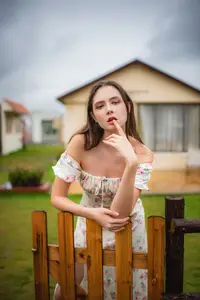 YiTuYu Vol.8812: She Mi Tuo Wa – Russian Model's Graceful Presence at Mio Studio-13