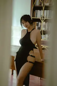 Mysterious Elegance: Coser Quin An An in the Black Pearl Series-10