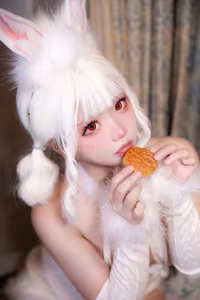 Coser Yi Miao Jun: Alluring Mid-Autumn Gift - Sweet White Bunny Transformation (80P - 2V)-3