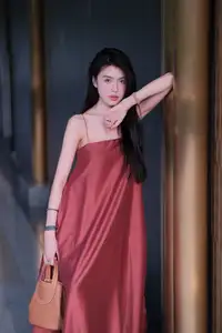 Stunning Maxi Dress Style: A Beautiful Woman's Elegant Pose.-5