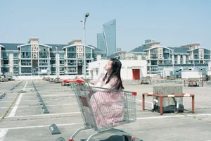 Dreamy Rooftop Aesthetic Photography: YiTuYu Art Language Vol.9298 Featuring Fen Se Shao Nu’s Urban Poetic Visual Series-9