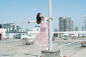 Dreamy Rooftop Aesthetic Photography: YiTuYu Art Language Vol.9298 Featuring Fen Se Shao Nu’s Urban Poetic Visual Series-11