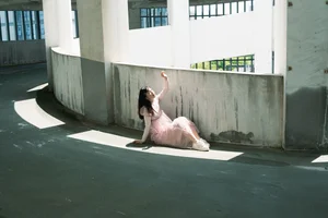 Dreamy Rooftop Aesthetic Photography: YiTuYu Art Language Vol.9298 Featuring Fen Se Shao Nu’s Urban Poetic Visual Series-21