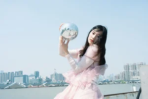 Dreamy Rooftop Aesthetic Photography: YiTuYu Art Language Vol.9298 Featuring Fen Se Shao Nu’s Urban Poetic Visual Series-5