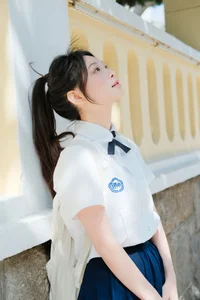 Artistic Portrait Photography: Elegant Side Profile Aesthetics in YiTuYu Art Language Vol.9333 featuring Model Ai Pai Ce Lian De Xiao Xiang-11