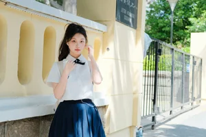 Artistic Portrait Photography: Elegant Side Profile Aesthetics in YiTuYu Art Language Vol.9333 featuring Model Ai Pai Ce Lian De Xiao Xiang-18