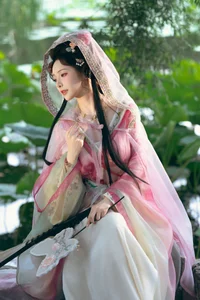 Stunning Mid-Autumn Festival Cosplay by Wen Mei Bu Jiang Dao Li – Elegant Traditional Style and Festive Moon Goddess Aesthetics-8