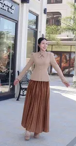 Discovering Elegant Beauty with a Radiant Smile: A Captivating Fashion Style that Turns Heads.-4