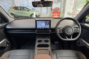 First Look at the New VinFast VF MPV 7: A Stylish and Versatile Electric Multi-Purpose Vehicle for Modern Families-2