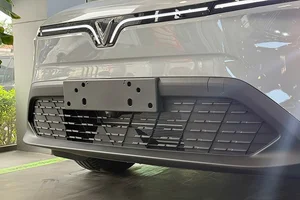 First Look at the New VinFast VF MPV 7: A Stylish and Versatile Electric Multi-Purpose Vehicle for Modern Families-6