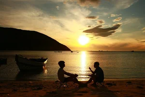 Escape to Bai Thung: The Ultimate Off-Grid '4-No' Wild Camping Paradise Along Vietnam's Stunning Vinh Hy Coastal Road-1