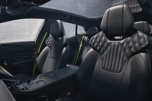 Lotus Eletre PHEV 939HP: The Ultimate Fusion of Power and Futuristic Design-2