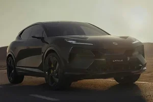 Lotus Eletre PHEV 939HP: The Ultimate Fusion of Power and Futuristic Design-3