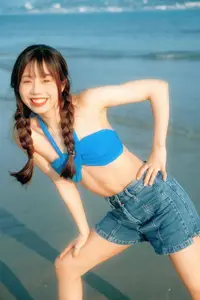 Zhu Shao Zi's Sunny Beach Escape: YiTuYu Vol.8763 Captures Summer Bliss-11