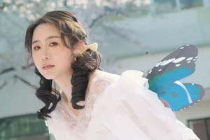 YiTuYu Art Language Vol.9220: Stunning Portrait Photography Featuring Nan Nan in a Vibrant Spring-Inspired Aesthetic Collection-5