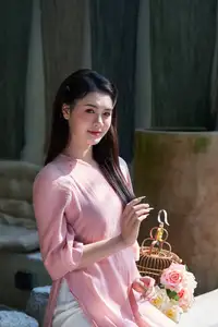 Elegant Vietnamese Beauty: Discovering a Girl's Grace in Gentle Sunlight-3