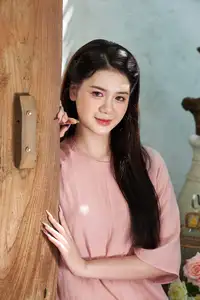 Elegant Vietnamese Beauty: Discovering a Girl's Grace in Gentle Sunlight-8