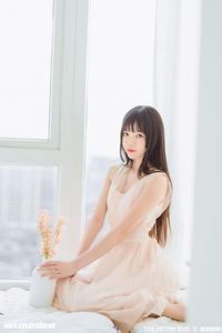MTYH Vol.226 Girl by the Window: Serene Beauty in Soft Morning Light-3