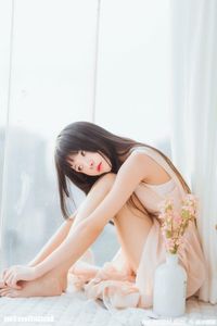 MTYH Vol.226 Girl by the Window: Serene Beauty in Soft Morning Light-0
