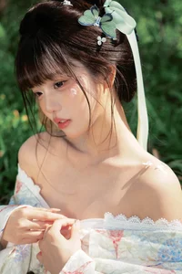 Elegant Outdoor Kimono Photography: Xiao Xin Yi Yi in YiTuYu Art Language Vol.9216 Aesthetic Portrait Collection-1