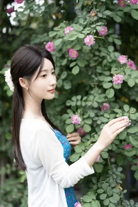 Elegant Portrait Photography: Zhi Zhi Wen in YiTuYu Art Language Vol.9158 – Romantic Aesthetic with Wild Roses and Vintage Charm-15