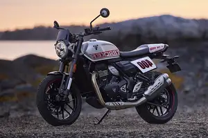 Triumph Tracker 400 2026 Flat-Track Icon Unveiled Experience Adventure at 202 Million VND with a Breathtaking Sunset-5