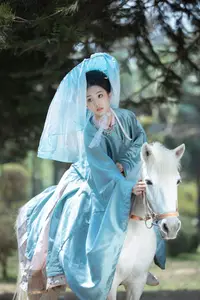 Zhi Zhi Qi: Enchanting Traditional Beauty on Horseback – YiTuYu Vol.8831 Forest Dream-24