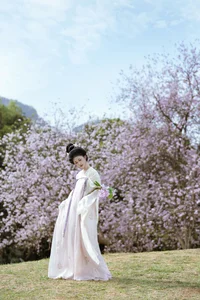Ethereal Spring Muse: YiTuYu Vol.8958 Xiao Y Jin Tian Ye Hen Kai Xin-7