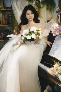 YiTuYu Art Language Vol.8775 Dan Dan: A Muse at the Piano - Melody of Pure Elegance-10