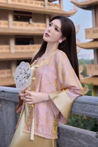 Elegant Silk Blouse Style Inspiration: Minimalist Feminine Fashion Featuring Lyly Luta for a Chic and Timeless Look-1