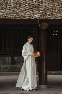 Timeless Elegance: The Traditional Vietnamese White Ao Dai Dress and Cultural Heritage Photography-3