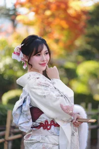 Elegant Japan Travel Style: Việt Phương Thoa in Stunning Traditional Kimono-1