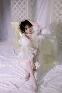 Elegant Art Photography: YiTuYu Art Language Vol.9170 Featuring Lan Lan in a Dreamy White Feather Aesthetic (38 High-Quality Images)-10