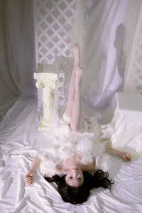 Elegant Art Photography: YiTuYu Art Language Vol.9170 Featuring Lan Lan in a Dreamy White Feather Aesthetic (38 High-Quality Images)-8