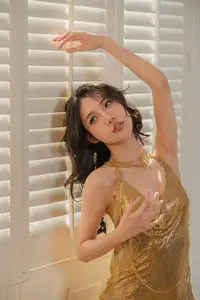 Captivating Elegance: O1ne Wan Shines in Golden Backless Dress - Art Language Vol.8691 YiTuYu Collection-20