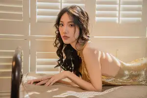 Captivating Elegance: O1ne Wan Shines in Golden Backless Dress - Art Language Vol.8691 YiTuYu Collection-11