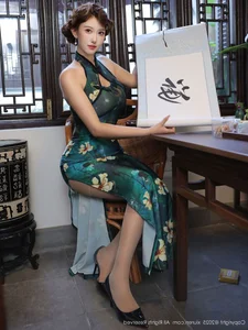 Timeless Oriental Grace: Jin Yun Xi Yuki in Elegant Modern Cheongsam-55