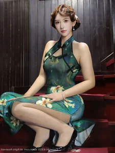 Timeless Oriental Grace: Jin Yun Xi Yuki in Elegant Modern Cheongsam-23